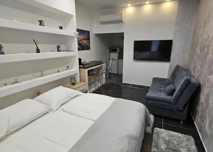 Ellamar City Center Apartment