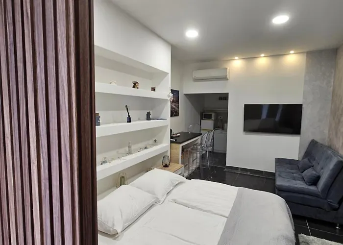Ellamar City Center Apartment