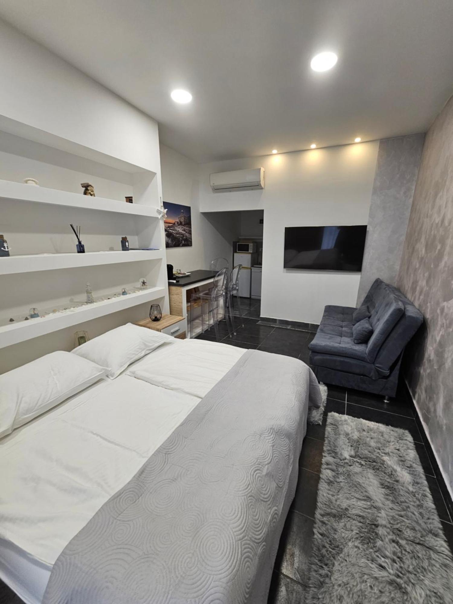 Ellamar Center Apartment